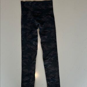 SPANX Black High-Waist Leggings with Subtle Camo
